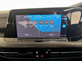 Volkswagen Golf 1.5 eTSI MHEV Style DSG Euro 6 (s/s) 5dr