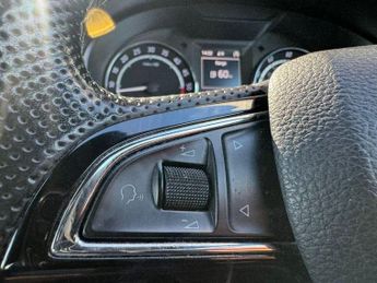 SKODA OCTAVIA 2.0 TDI vRS Hatchback 5dr Diesel DSG Euro 6 (s/s) (SNav) (184 ps