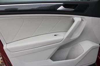 Volkswagen Tiguan 2.0 TSI SEL DSG 4Motion Euro 6 (s/s) 5dr