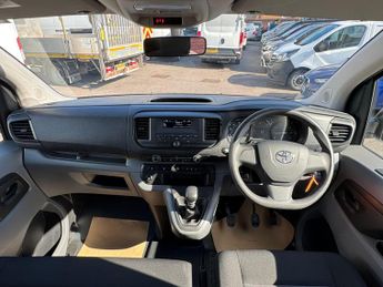 Toyota PROACE Verso 1.5D Medium MPV MWB Euro 6 (s/s) 6dr (9 Seat)