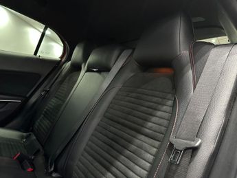 Mercedes-Benz GLA 2.1 GLA220d AMG Line 7G-DCT 4MATIC Euro 6 (s/s) 5dr