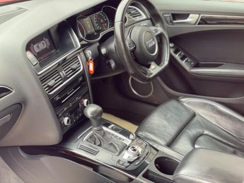Audi A4 2.0 TDI Black Edition Plus S Tronic quattro Euro 5 (s/s) 4dr