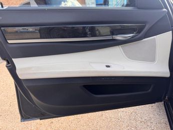 BMW 7 Series 3.0 730d M Sport Saloon 4dr Diesel Auto Euro 5 (s/s) (258 ps)