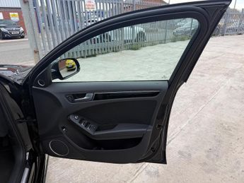Audi A4 2.0 TDI Black Edition Multitronic Euro 5 (s/s) 4dr