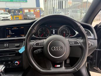 Audi A4 2.0 TDI Black Edition Multitronic Euro 5 (s/s) 4dr