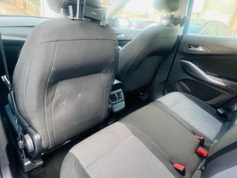 Vauxhall Grandland X 1.5 Turbo D BlueInjection SE Auto Euro 6 (s/s) 5dr