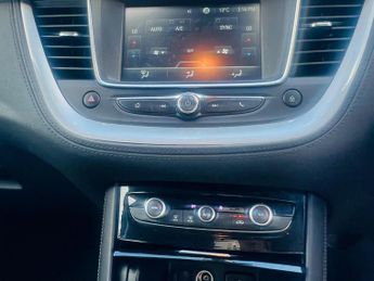 Vauxhall Grandland X 1.5 Turbo D BlueInjection SE Auto Euro 6 (s/s) 5dr