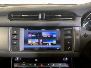 Jaguar XF 2.0d R-Sport Auto AWD Euro 6 (s/s) 4dr