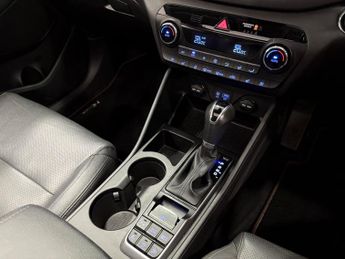Hyundai TUCSON 1.7 CRDi Blue Drive Premium SE DCT Euro 6 (s/s) 5dr