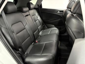 Hyundai TUCSON 1.7 CRDi Blue Drive Premium SE DCT Euro 6 (s/s) 5dr