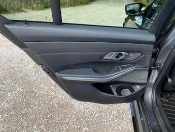 BMW 3 Series 2.0 320d M Sport Auto Euro 6 (s/s) 4dr