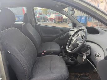 Toyota Yaris 1.0 VVT-i T3 3dr