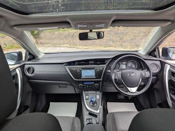 Toyota Auris 1.8 VVT-h Icon+ Touring Sports CVT Euro 5 (s/s) 5dr