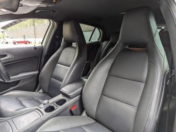 Mercedes-Benz GLA 2.1 GLA220 CDI AMG Line 7G-DCT 4MATIC Euro 6 (s/s) 5dr