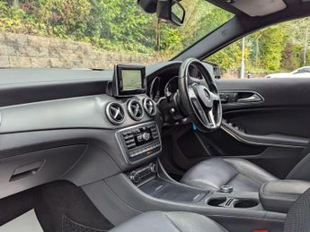 Mercedes-Benz GLA 2.1 GLA220 CDI AMG Line 7G-DCT 4MATIC Euro 6 (s/s) 5dr