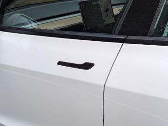 Tesla Model 3 Standard Range Plus Auto RWD 4dr