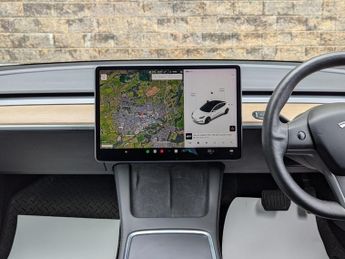 Tesla Model 3 Standard Range Plus Auto RWD 4dr