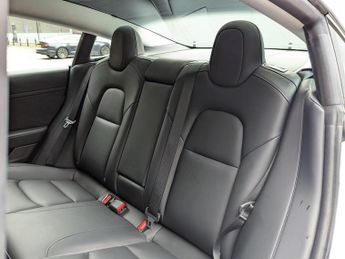 Tesla Model 3 Standard Range Plus Auto RWD 4dr
