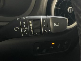 Hyundai KONA 1.6 h-GDi Premium DCT Euro 6 (s/s) 5dr