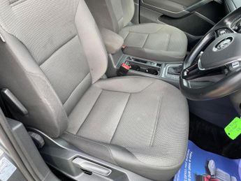 Volkswagen e-Golf 35.8kWh e-Golf Auto 5dr