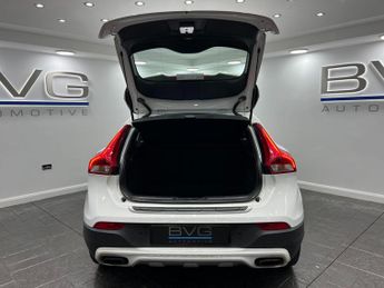 Volvo V40 Cross Country 1.5 T3 Pro Auto Euro 6 (s/s) 5dr