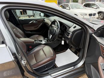 Infiniti QX30 2.2d Premium Tech DCT AWD Euro 6 (s/s) 5dr