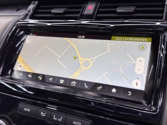 Land Rover Discovery 3.0 TD V6 First Edition Auto 4WD Euro 6 (s/s) 5dr