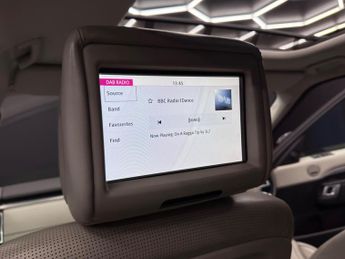 Land Rover Discovery 3.0 TD V6 First Edition Auto 4WD Euro 6 (s/s) 5dr