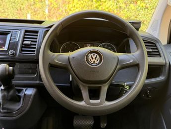 Volkswagen Transporter Shuttle 2.0 TDI BlueMotion Tech SE DSG FWD LWB Euro 6 (s/s) 5dr