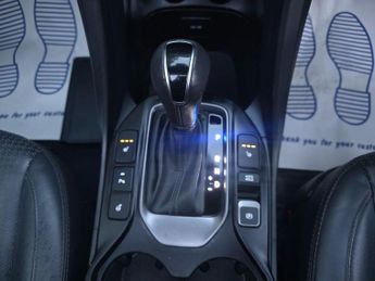 HYUNDAI SANTA FE 2.2 CRDi Premium SE SUV 5dr Diesel Auto 4WD Euro 5 (7 seat) (194