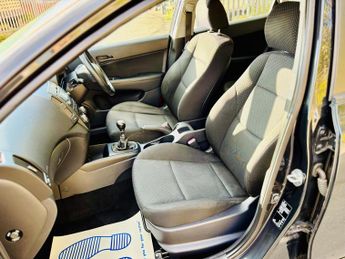 Hyundai i30 1.6 CRDi Comfort Euro 4 5dr
