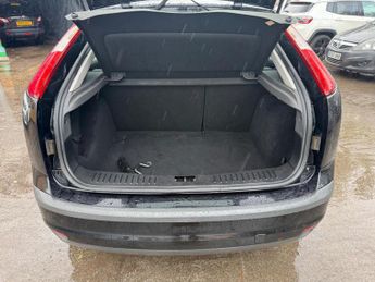Ford Focus 2.0 TDCi Ghia 5dr IV