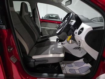 Volkswagen up! 1.0 up! beats ASG Euro 6 5dr