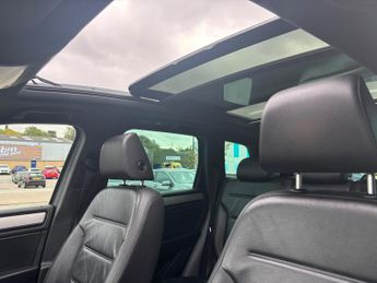 Volkswagen Touareg 3.0 TDI V6 BlueMotion Tech R-Line Tiptronic 4WD Euro 5 (s/s) 5dr