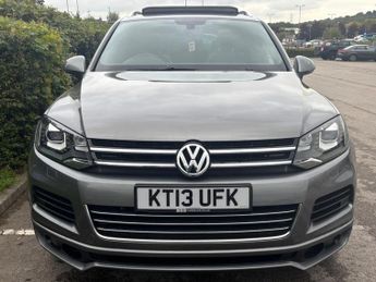Volkswagen Touareg 3.0 TDI V6 BlueMotion Tech R-Line Tiptronic 4WD Euro 5 (s/s) 5dr