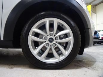 MINI Countryman 1.6 Cooper Auto ALL4 Euro 6 5dr