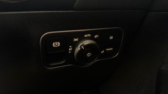 Mercedes-Benz B Class 1.3 B200h MHEV AMG Line (Executive) 7G-DCT Euro 6 (s/s) 5dr