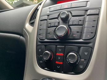 Vauxhall Astra 1.6 16v Exclusiv Auto Euro 5 5dr
