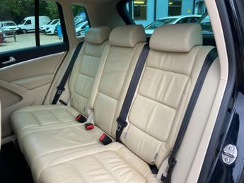Volkswagen Tiguan 2.0 TDI BlueMotion Tech Match DSG 4WD Euro 5 (s/s) 5dr