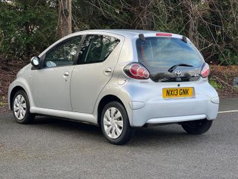 Toyota AYGO 1.0 VVT-i Ice Euro 5 5dr
