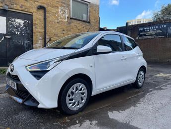 Toyota AYGO 1.0 VVT-i x-play x-shift Euro 6 5dr (Safety Sense)