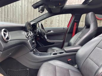 Mercedes-Benz GLA 2.1 GLA220d AMG Line (Premium Plus) 7G-DCT 4MATIC Euro 6 (s/s) 5