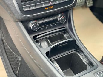 Mercedes-Benz GLA 2.1 GLA220d AMG Line (Premium Plus) 7G-DCT 4MATIC Euro 6 (s/s) 5