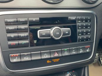 Mercedes-Benz GLA 2.1 GLA220d AMG Line (Premium Plus) 7G-DCT 4MATIC Euro 6 (s/s) 5