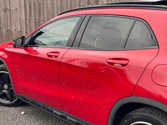 Mercedes-Benz GLA 2.1 GLA220d AMG Line (Premium Plus) 7G-DCT 4MATIC Euro 6 (s/s) 5