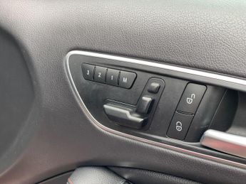 Mercedes-Benz GLA 2.1 GLA220d AMG Line (Premium Plus) 7G-DCT 4MATIC Euro 6 (s/s) 5