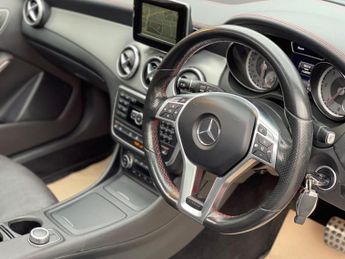 Mercedes-Benz GLA 2.1 GLA220d AMG Line (Premium Plus) 7G-DCT 4MATIC Euro 6 (s/s) 5