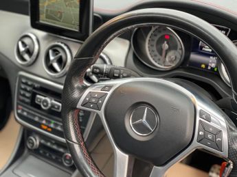 Mercedes-Benz GLA 2.1 GLA220d AMG Line (Premium Plus) 7G-DCT 4MATIC Euro 6 (s/s) 5