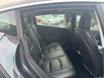 Tesla Model 3 Standard Range Plus Auto RWD 4dr