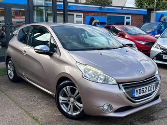 Peugeot 208 1.2 VTi Allure Hatchback 3dr Petrol Manual Euro 5 (82 ps)